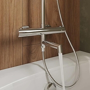 Смеситель термостатический для душа со стойкой и тропической лейкой, Ideal Spa. Milardo, ILSSBTHM06