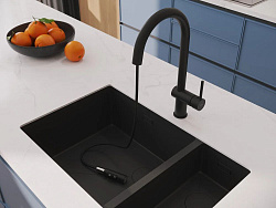 Смеситель для кухни BRASKO с выдвижным изливом черный