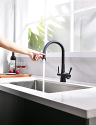 Смеситель для кухни с гибким изливом, с подключением к фильтру питьевой воды, латунь/чёрный