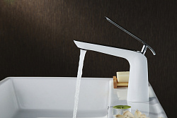 Смеситель для раковины, монолитный, высота излива 13 см, длина 13 см, латунь/хром/белый